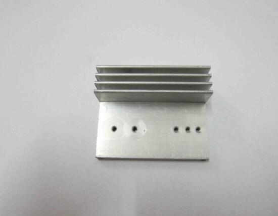 電源散熱片
